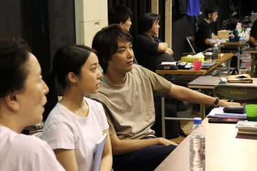 井上芳雄が小林多喜二の魂を歌う！『組曲虐殺』稽古場オフィシャルレポート