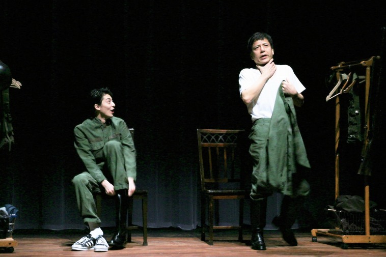 『ライフ・イン・ザ・シアター』開幕！勝村政信と高杉真宙の2人芝居で描く“人生のひきこもごも”