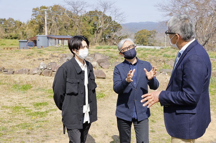 小池徹平＆堤幸彦が『魔界転生』ゆかりの地で舞台の成功祈願「想像が膨れ上がった」