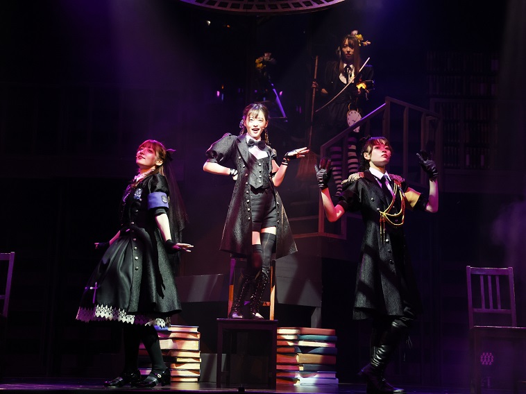 「×純文学少女歌劇団」の初舞台公演開幕！「お客様に最高のパフォーマンスを」