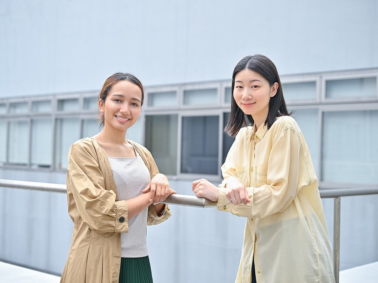 □字ック山田佳奈の書下ろし『楽園』豊原江理佳×土居志央梨インタビュー「タイトルから思いを巡らせられるような作品にしたい」