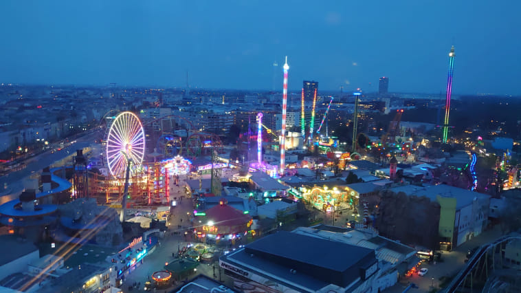 夜のプラーター遊園地