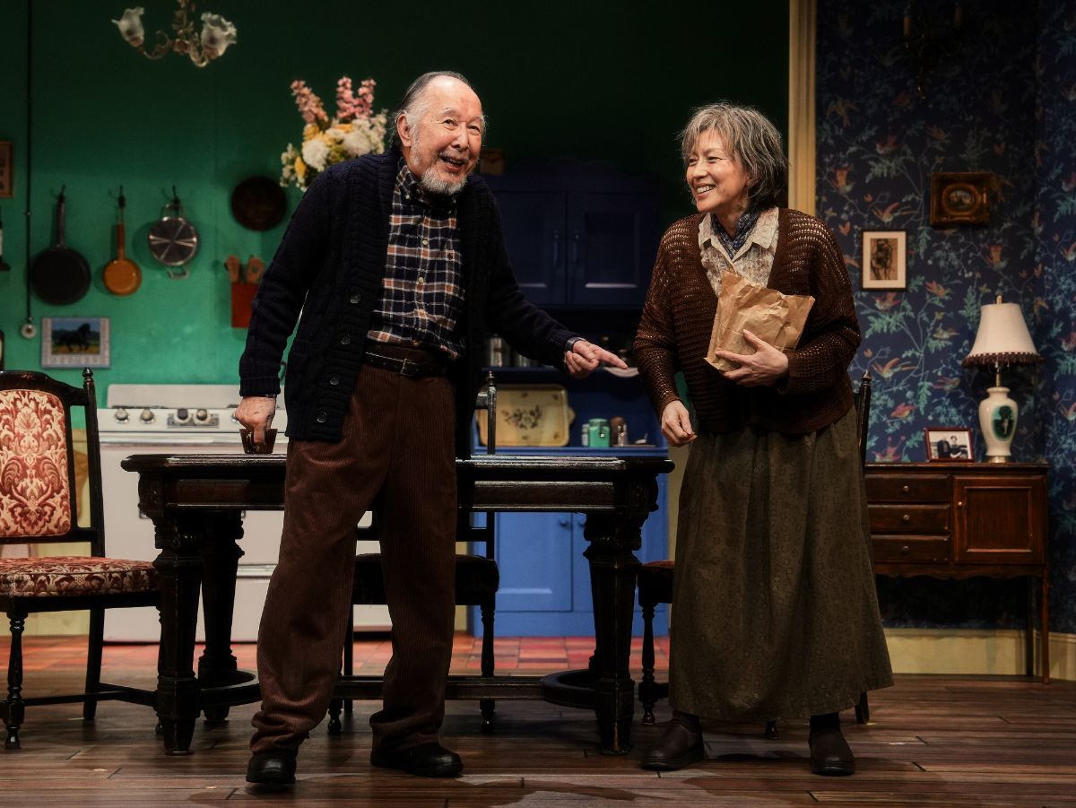 橋爪功主演、フロリアン・ゼレールの傑作『飛び立つ前に』日本初演が開幕！“家族”の愛と記憶を巡る物語