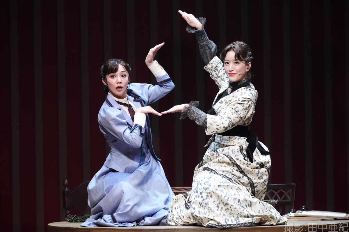 ミュージカル『レッドブック～私は私を語るひと～』舞台写真